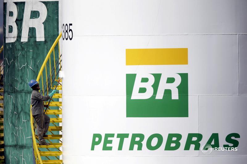 Brazil's president is becoming an activist in publicly traded national oil giant Petrobras, writes @richardbeales1.
Read the latest concise insights on global finance in the Covid-19 era on Capital Calls. https://t.co/kRi67QJEF5 https://t.co/v8BZcvZkp9