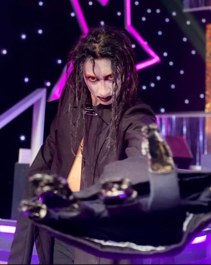 alena_jibaja's tweet photo. @YoSoy_Peru Mike Bravo, el verdadero ganador d la última temporada tiene que estar en la final de #GrandesBatallas #YoSoyMarilynManson en #YoSoy valoren su esfuerzo y talento!
#MikeIsBack #MikeTheWinner #MarilynMansonALaFinal @MauriSternMusic @KatiaPalmaM @maricarmenmarin @tonysuccar https://t.co/GLYTAmzBbL
