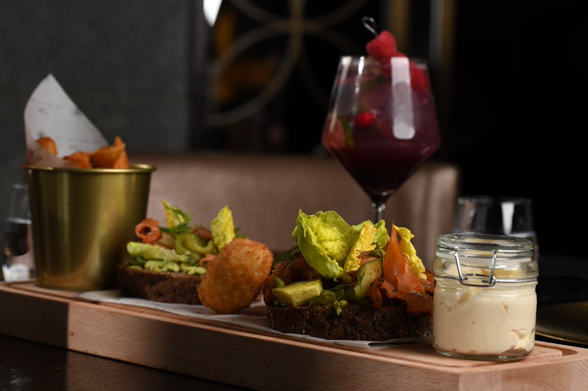 FSRiyadh's tweet photo. #BePartOfTheClub and revisit your favorite classic sandwiches elevated with the unique #FSRiyadh touch; delivering you a new perspective on your favorite dishes from every corner of the world.

Discover more of our delivery and takeaway options on 11-2115500 now.

#Riyadh https://t.co/sno3PDiy1h