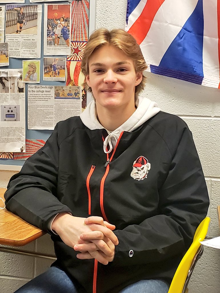First Team All-Classroom Region Champ 🏀🏆 <a href="/EzraMDonner/">ezra</a> This c/o 2021 leader brings grace, focus and a never-quit attitude to his studies and court work.#leadon2021 (mask off for pic only)