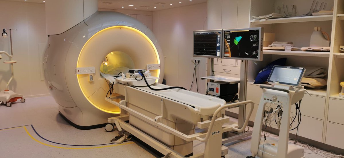 EPOsypka's tweet photo. First installation of an @EPOsypka HAT500 Generator together with @imricor for MRI-guided cardiac ablation. Look at this beautiful lab #RFgenerator https://t.co/jdIc1Owhbu