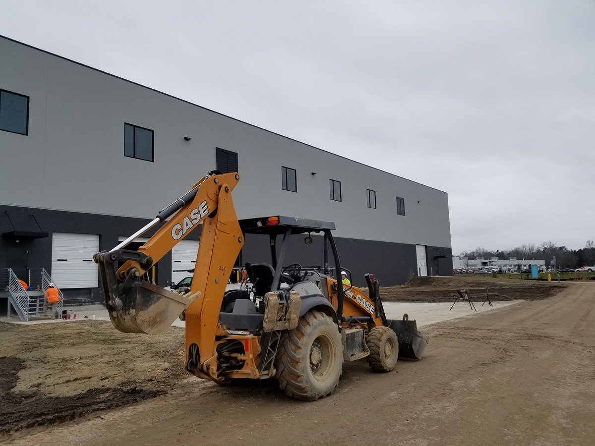 Studio2LR's tweet photo. Construction is getting close to wrapping up on the Saxe Gotha Industrial Park Speculative Building! #industrialdesign #lexingtoncountyeconomicdevelopement @LexingtonCounty @M_B_Kahn  @LCKLLC @Central_SC https://t.co/XaHjXIyCmF