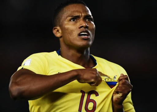 JojoBenavidesec's tweet photo. Banda a quien prefieren en nuestra selección🇪🇨 
@LaTri y por qué❓

❤️Damián Díaz
🔃Antonio Valencia 

#FútbolAmorYHumorPaLaBanda⚽️🤙🏽 https://t.co/n3v6Yr43UY