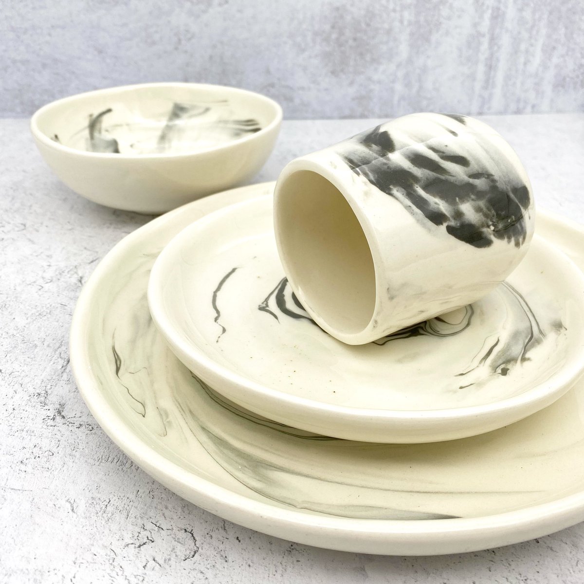 shopmanomagna's tweet photo. Time to show of your dishes! #ceramic #design #handcrafted 
https://t.co/eiEkbYLfdw https://t.co/Ta8qGHC2QE