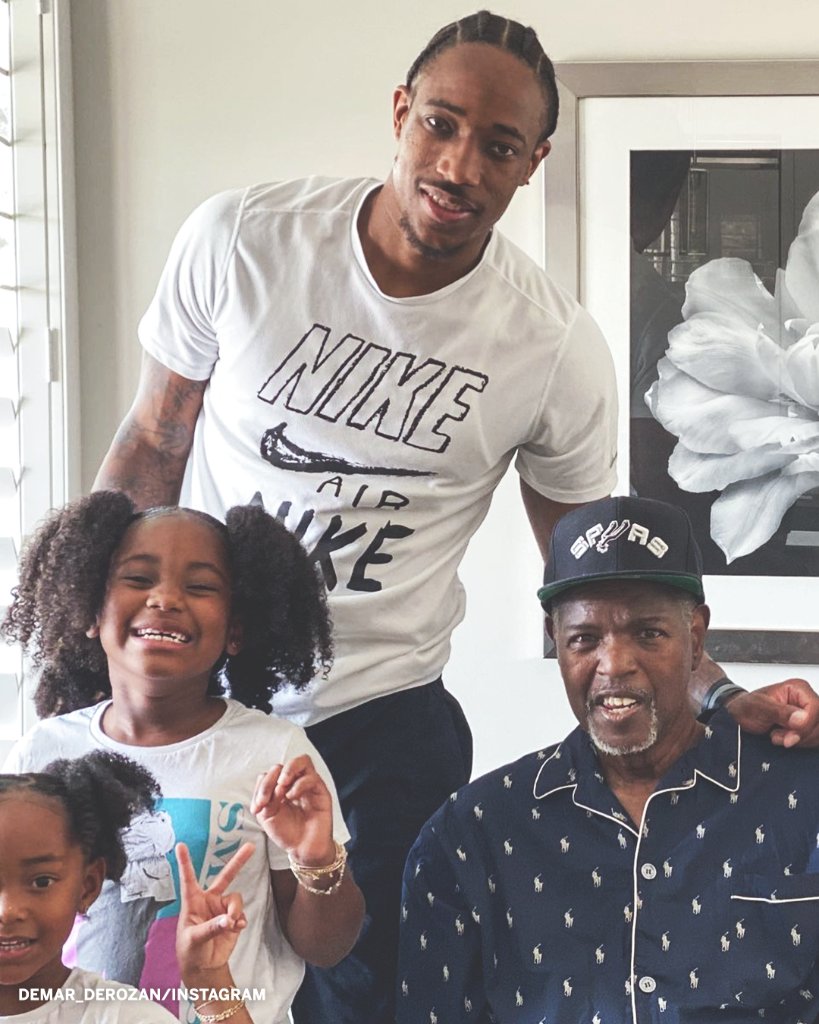 ESPNNBA's tweet photo. Thoughts go out to DeMar DeRozan after he announced the loss of his father 🙏 https://t.co/QodnZVx7nA
