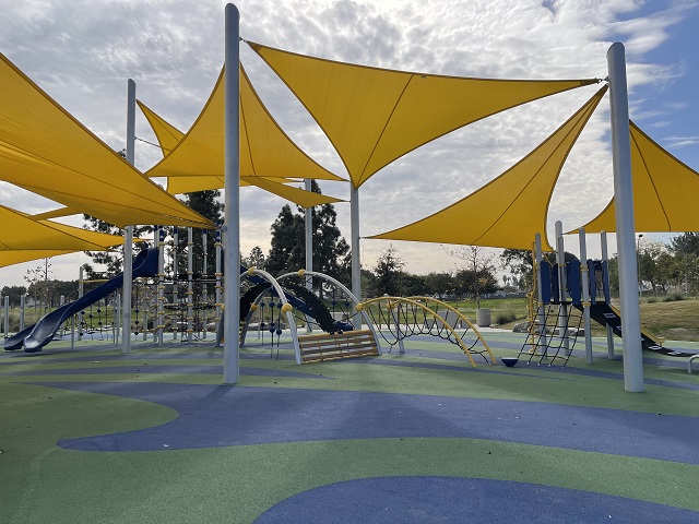 lacountyparks's tweet photo. ๐ง๐ฆEnjoy #EarvinMagicJohnsonPark in Willowbrook! ๐ณ Bring the family by for outdoor fun at our new playground! Remember to wear your face covering & physical distance. @CountyofLA @MagicJohnson #LACountyParks https://t.co/VbrcMNAj2F