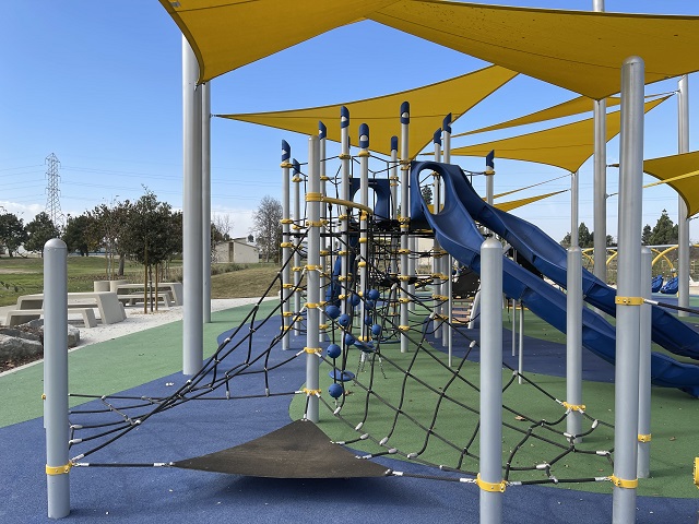lacountyparks's tweet photo. ๐ง๐ฆEnjoy #EarvinMagicJohnsonPark in Willowbrook! ๐ณ Bring the family by for outdoor fun at our new playground! Remember to wear your face covering & physical distance. @CountyofLA @MagicJohnson #LACountyParks https://t.co/VbrcMNAj2F
