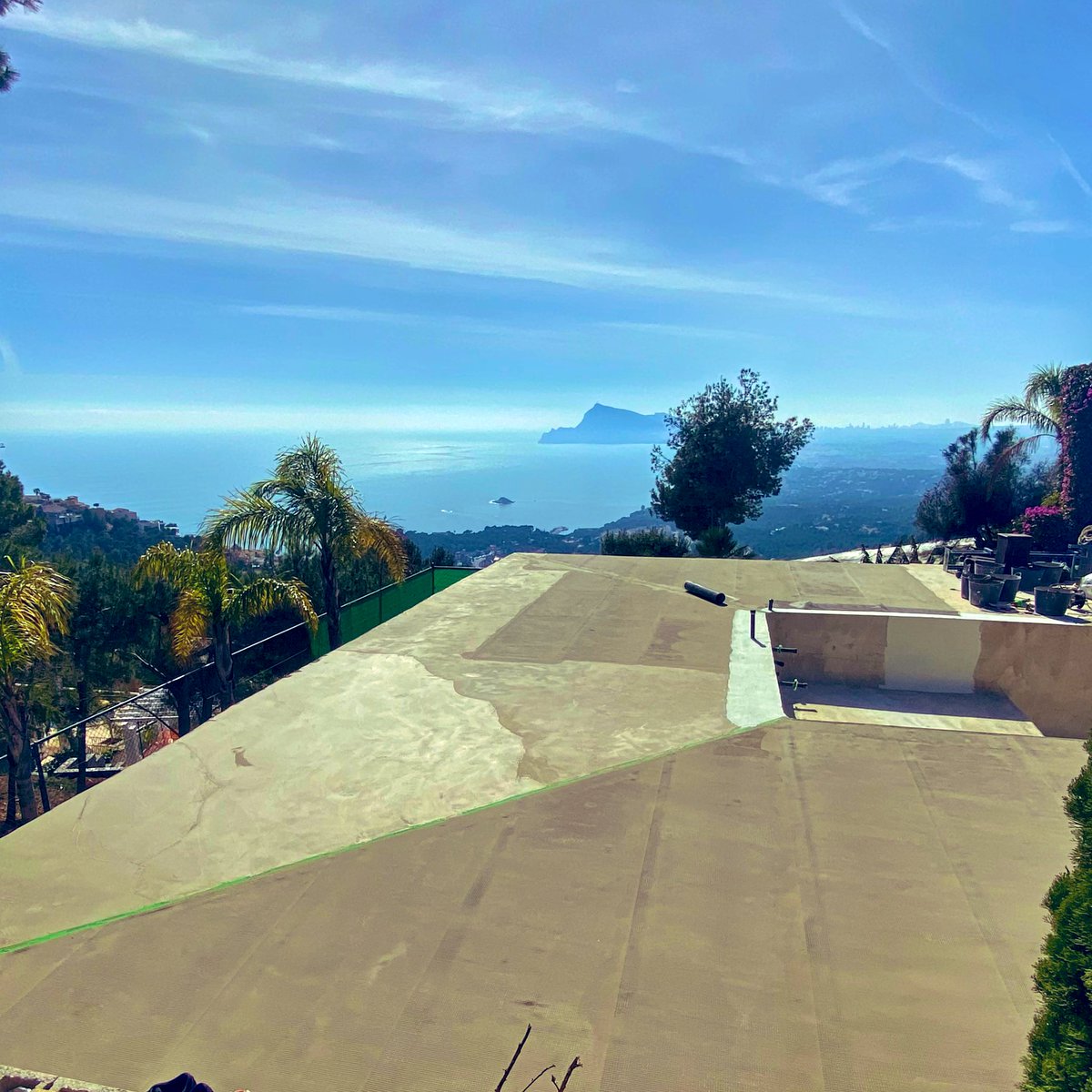 🔸🔹 Terminamos la semana con unas vistas fantásticas desde una terraza en la que se está aplicando un sistema impermeable con #NanoflexSinLimites armado con nuestra malla #AquastopAr1