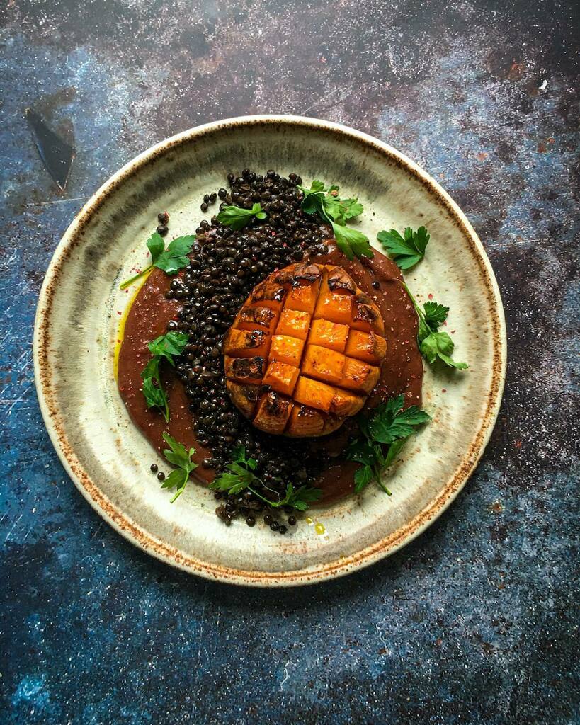 saladpride's tweet photo. #012 roasted swede with red wine sauce and black lentils, parsley
Thank you so much to my friend Tom Hunt @cheftomhunt for inspiring me to give swede a chance and for been a super cool chef. #roottofruit #eatlocal
Plate by the wonderful @pip.hartle courtesy of @botanysho… https://t.co/H9OJ4f8kbC