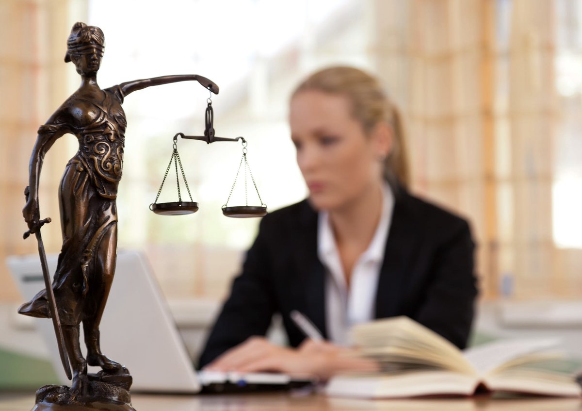 Worried about the cost of lawyers fees?  You should know that it's necessary and in your best interest to have a professional on your side. Read the different ways you can afford a lawyer today! #PresSettlementFunding, #CashAdvance, #HireALawyer, lawsuitssettlementfunding.com/how-much-are-l…