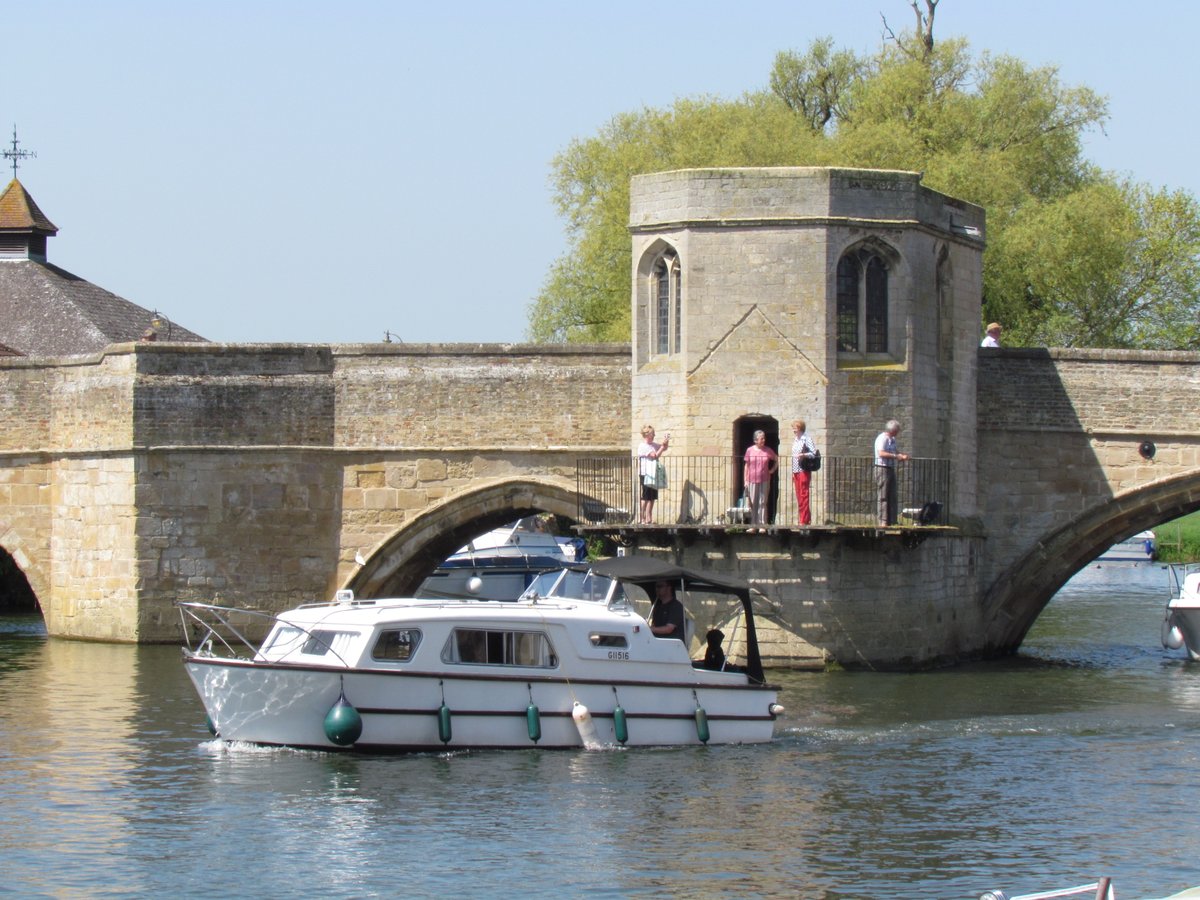 St Ives chapel on the #rivergreatouse is a great destination for a weeks holiday from our march base bit.ly/2Nf2ops #staycation
