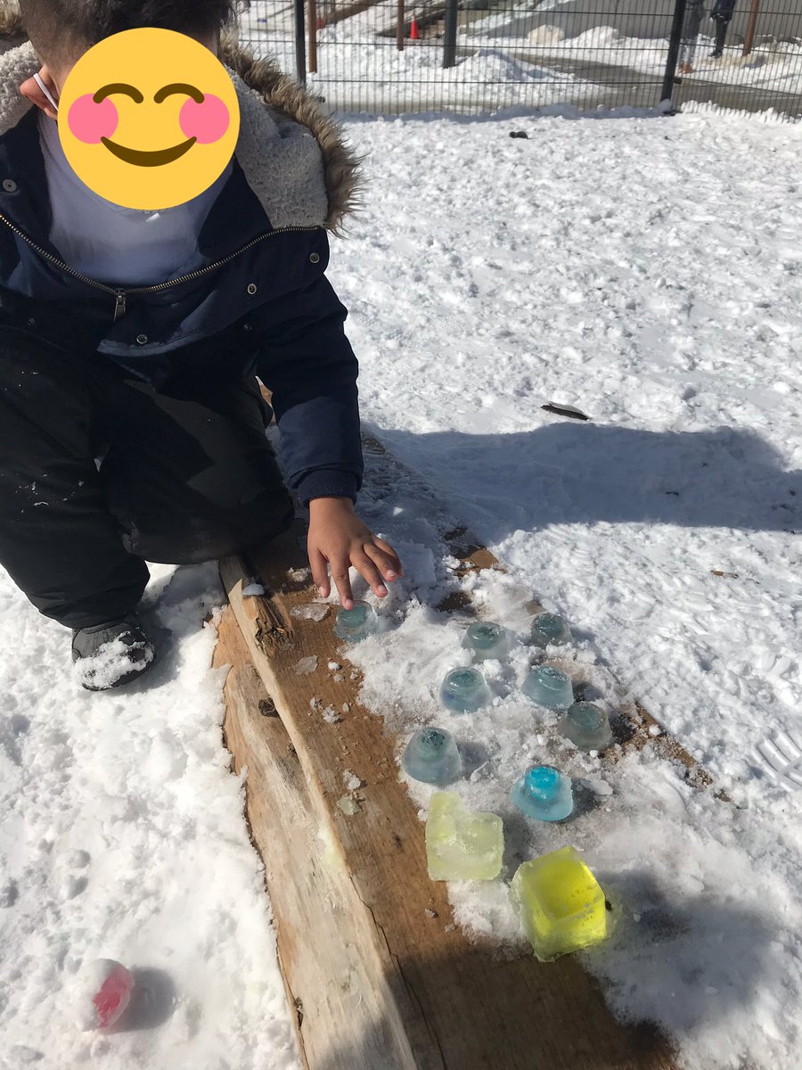 sarah_iloveto's tweet photo. Winter fun in the snow☃️❄️! “Look we found diamonds in the snow! This is my gem store!” So much language and math happening in Kinder C! Can’t wait for next week! #thisisFDK #steam #kindergarten #TDSB https://t.co/evWw9FMGeo