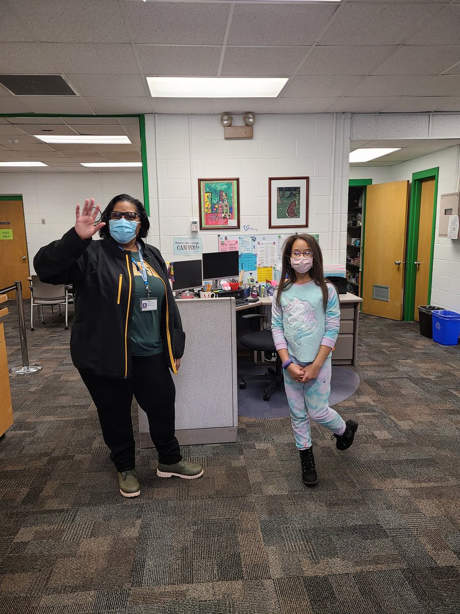 Shenna914's tweet image. Great way to wrap up kindness week.....pajama day! #VBKind @Grescolts @DrWynn4