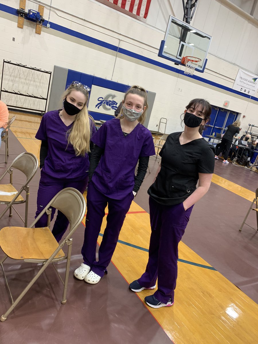 bfcareerma's tweet photo. Today, our senior class had the opportunity to give COVID-19 (Moderna) vaccines to KCS employees! Each senior did amazing! I am so proud of this class helping out the community and showing off their skills!!! @KCBOE @paulapotter4 @Jenny_Stowers https://t.co/bALNqXhU3d