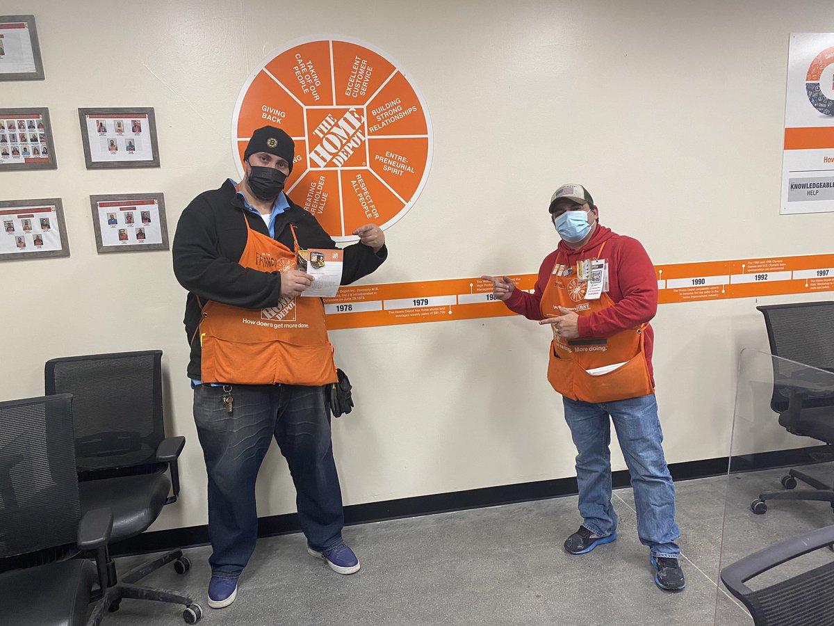 LaurentmMorgan's tweet photo. @2678 #ProFocusMonth Tony our Pro DS recognizes Franco for his partnership! @JessicaMeaney3 @marantes1 @PhilCorrea @ThdBishop @DanielleKida1 @NickB2610 https://t.co/IgpUgpXMgk