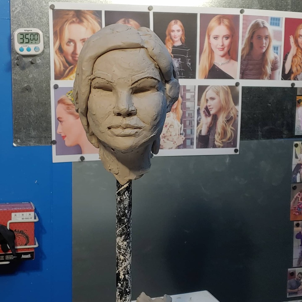 alteregodezines's tweet image. I started sketching for my next lesson/story concept. I loved @kathrynnewton in #supernatural and was inspired to watch #freaky and #mapoftinyperfectthings. So here i am using her as a base for my next piece dealing with the words you use to describe you… instagr.am/p/CLfWT93DhJe/