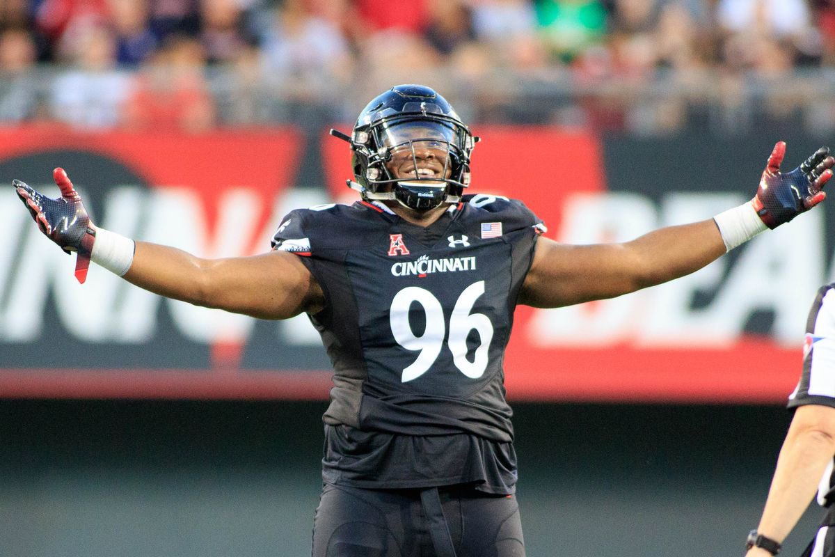 kylerdjordan's tweet photo. Wow! After an amazing conversation with @Coach_Eliano, I am grateful to be able to state that I have received an offer from The University of Cincinnati❗️All Glory be to God!🙏 @FootballLCP @simplyCoachO https://t.co/MfsY6dwlC4