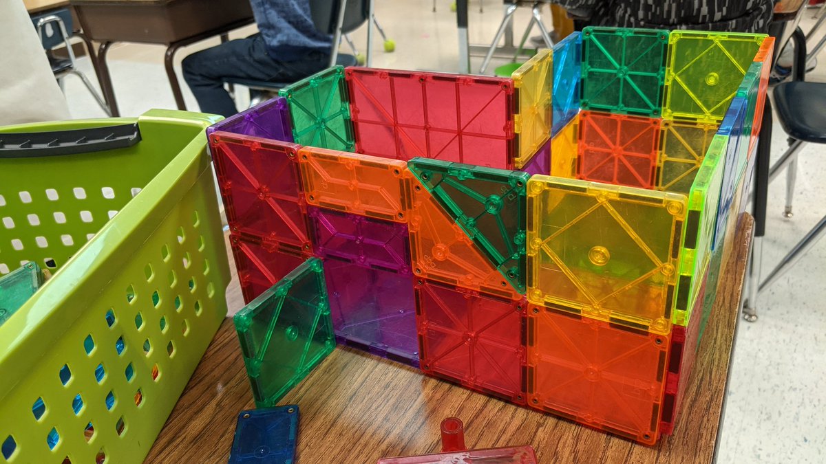 PamHall2inspire's tweet photo. Philip Freelon Friday.๐ Ss celebrated his contributions & learned he only designed buildings to promote good in the ๐. (Schools, libraries, museums, & bus stations)
Ss used various materials to engineer structures like Mr. Freelon.#elementaryengineering #STEM #STEMeducation https://t.co/FE5J7yAP9P