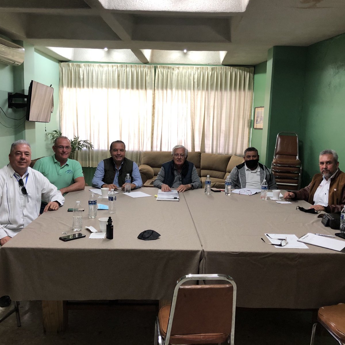 EduardoLemmen1's tweet photo. Buena reunión con ⁦@canainpescamx⁩ ⁦@ConapescaCDMX⁩ Sonora ,⁦@VisitSonora⁩ ,y empresarios de pesca deportiva ,actividades esenciales para la región que pueden operar con pleno respeto una de otra .⁦@SECTUR_mx⁩ ⁦@TorrucoTurismo⁩ ⁦@hhh1951⁩ https://t.co/zDiGIUu3Mz