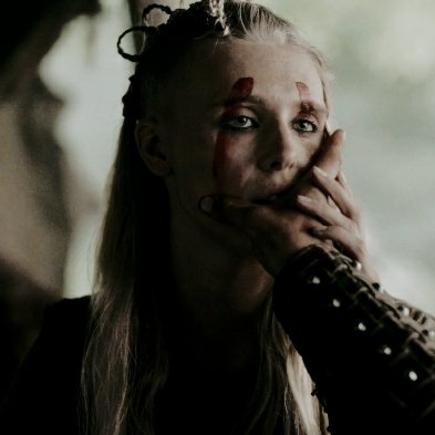 ─┈┈  ❝𝐓𝐡𝐞 𝐛𝐥𝐨𝐨𝐝 𝐢𝐧 𝐦𝐲 𝐯𝐞𝐢𝐧𝐬 𝐡𝐨𝐥𝐝𝐬 𝐭𝐚𝐥𝐞𝐬 𝐨𝐟 𝐥𝐨𝐧𝐠 𝐚𝐠𝐨.❝

               ⠀  ⠀𝐀𝐋𝐘𝐒𝐀𝐍𝐍𝐄.
     𝐝𝐚𝐮𝐠𝐡𝐭𝐞𝐫 𝐨𝐟 𝐚 𝐝𝐫𝐚𝐠𝐨𝐧 𝐚𝐧𝐝 𝐚 𝐬𝐭𝐚𝐫

》gameofthrones | asoiaf oc
》SL's | banter.

⠀⠀⠀⠀⠀⠀⠀    ↻ | ♡ | ↓