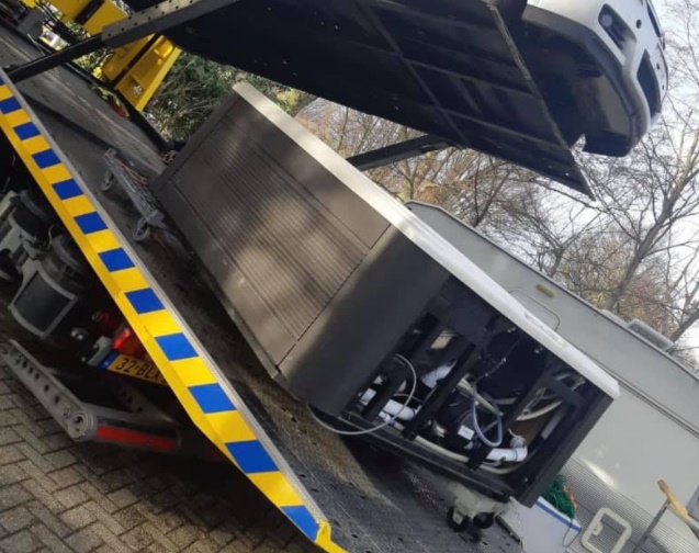 Politie stuit op grote partij gestolen wijn in #Maastricht..