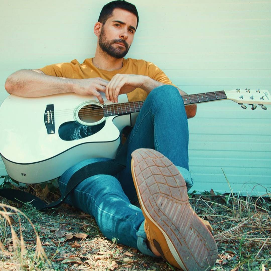 🎼 A casi 1 Decada del Final de 'La Gira', @RamonSanRoman se lanzo como Solista con el Lanzamiento de #DosEnamorados 💘 Escuchalo en Formato Dig. y no te pierdas el MV: youtu.be/A-X4CfwM0ig 📽