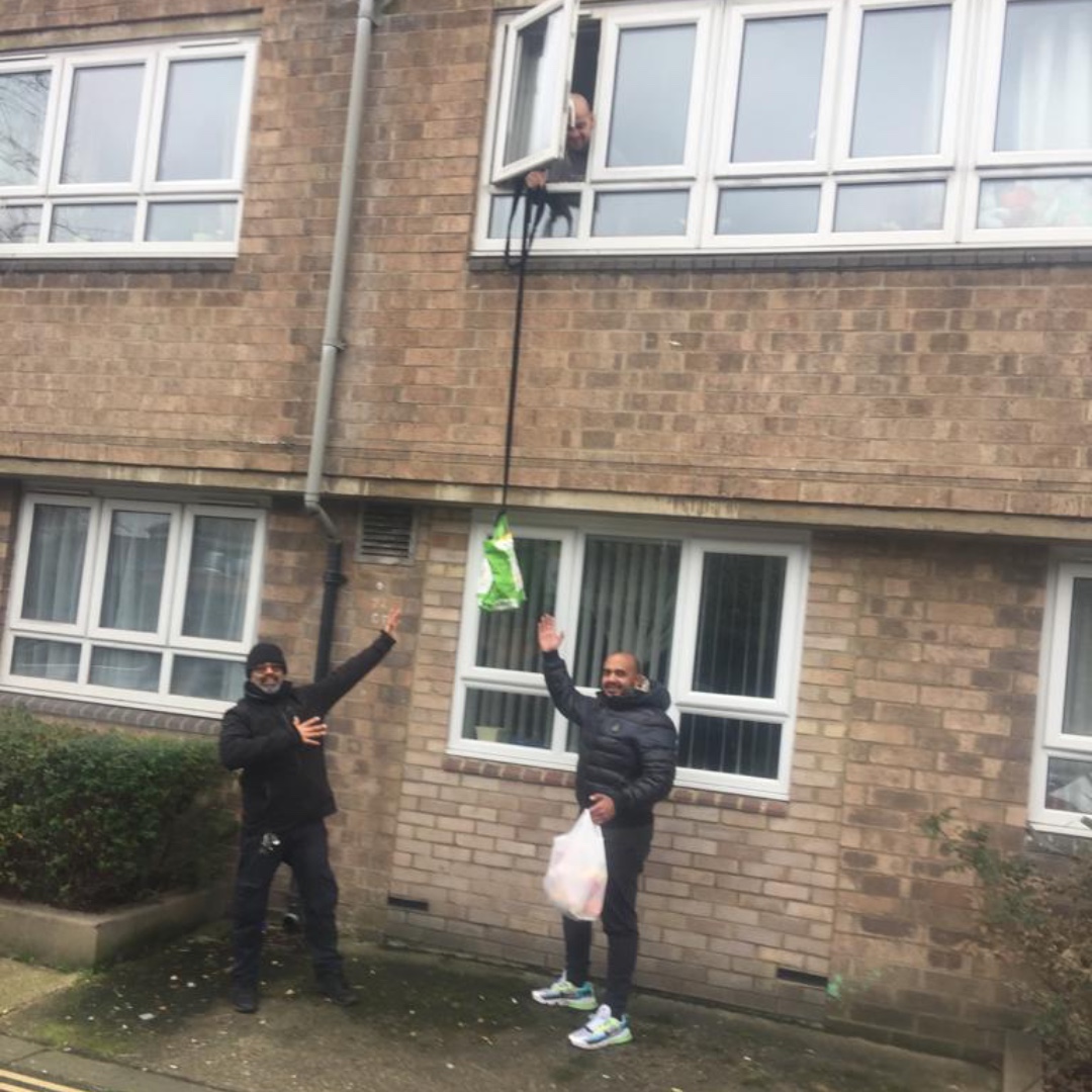 Food For All reaches the parts other food distribution services cannot reach!! Our volunteers found a workaround to get a meal to our friend Marcus in Fulham, who has broken his hip... get well soon, Marcus!  

#unstoppable #foodislove #feedingtheUK