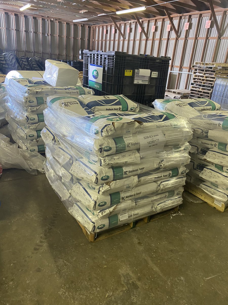 susieheavner's tweet photo. Love to see @NKSeeds soybeans arriving at @GoldStarFS1 in Cambridge, IL. Spring can’t come soon enough! 🌱🌽 #plantNK2021 @NKEasternCB https://t.co/xh53t8D4CM