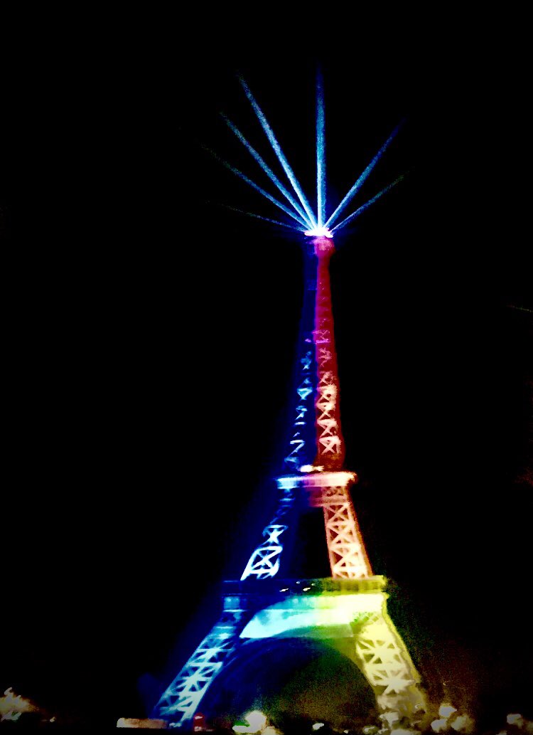 mvoinchet's tweet image. #Skynews souvenir #February2017 #samehour