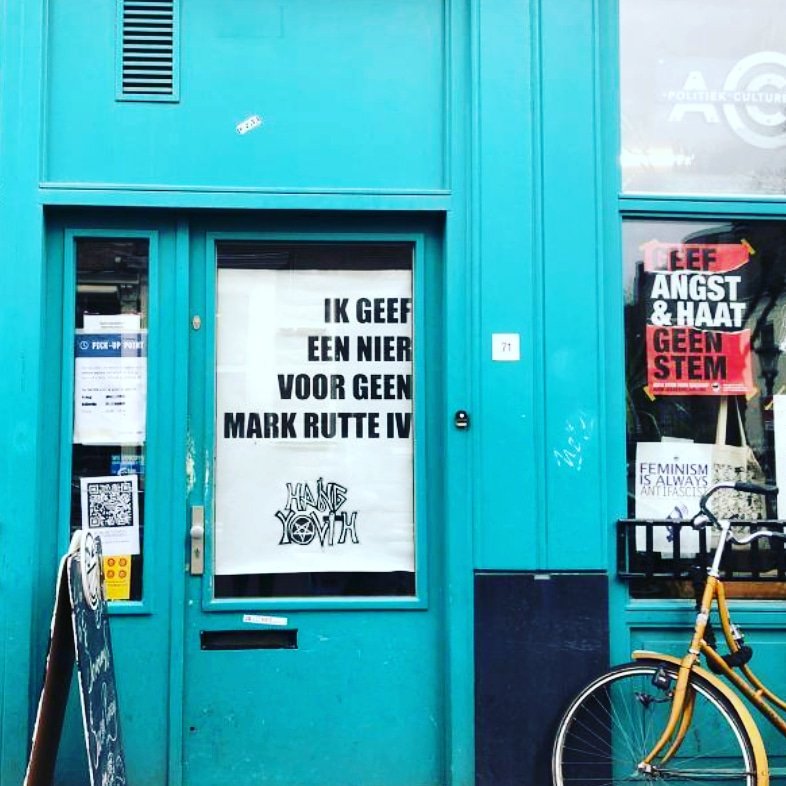 PLAKKEN IS AAN IN UTRECHT <a href="/YouthHang/">Hang Youth</a> #ikgeefeennier #ikgeefeenniervoorgeenmarkrutteIV
