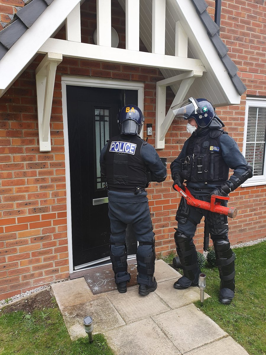 MarburyPol's tweet photo. SGT COOPER: Northwich North Beat Team, supported by the Response Teams have executed two warrants this afternoon in the Winnington and Barnton areas. There are ongoing investigations into both, with one male arrested for drug offences. #KnockKnock #NotThePostcodeLottery https://t.co/zRxdUuyyPE