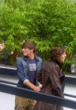 ઇઉ. (@iarrysuits) on Twitter photo 