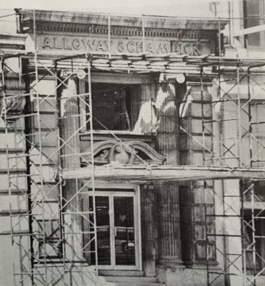 The Alloway and Champion bank once stood at 362 Main Street after being built in 1911. Sadly, it was demolished in the 1960s, but some of the building still remains behind the Union Station as the Alloway arch.

Read more: ow.ly/szQq50DybIt
📸 Winnipeg 100