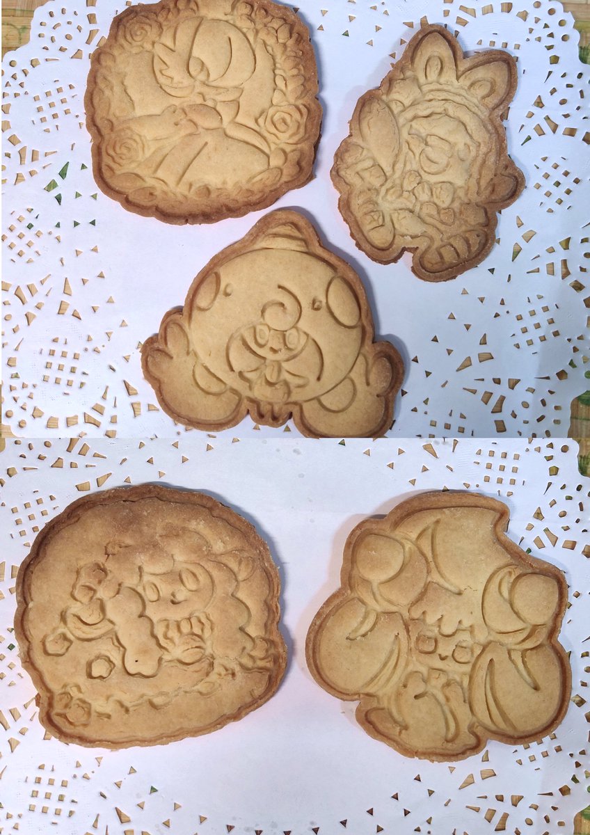 Finally are here's the butter coockies, thanks soo much  @TDimensiones for do it the coockie cut?

?This monday i open the preorders for them, they are inclued the recipre how recomendations and tricks?

#Pokemon #cookie 