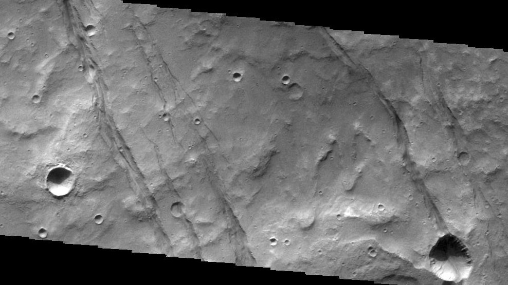 Today is Sol 6869 for the #Mars Odyssey mission - #NASA's longest-lasting spacecraft at the Red Planet.
#OTD in 2001, Mars Odyssey began its science mapping mission.
Controlled from <a href="/NASAJPL/">NASA JPL</a>, Odyssey operates in a two-hour long polar orbit inclined 93.0° and 250 miles above Mars.