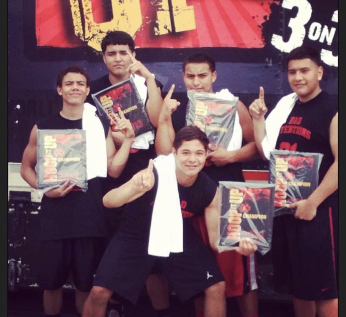 pete__32's tweet photo. Shout out to the boys!🤘🏽 We love and miss you Rad!💔 Fly high brother!🕊 @_radzach #LongliveRad #BadIntentions @Kibi_six @markhdz8 @elite_ant32 https://t.co/Hg8Yn5Z0u6