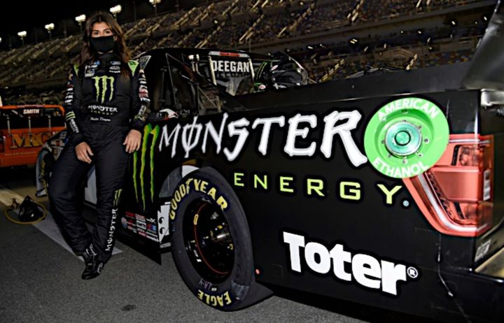 Wastequip's tweet photo. We're ready to get back on the track @DAYTONA today! 🏁  @HailieDeegan @DGR_Crosley #proudsponsor #toter #builtforextremes https://t.co/UudSnRev6g