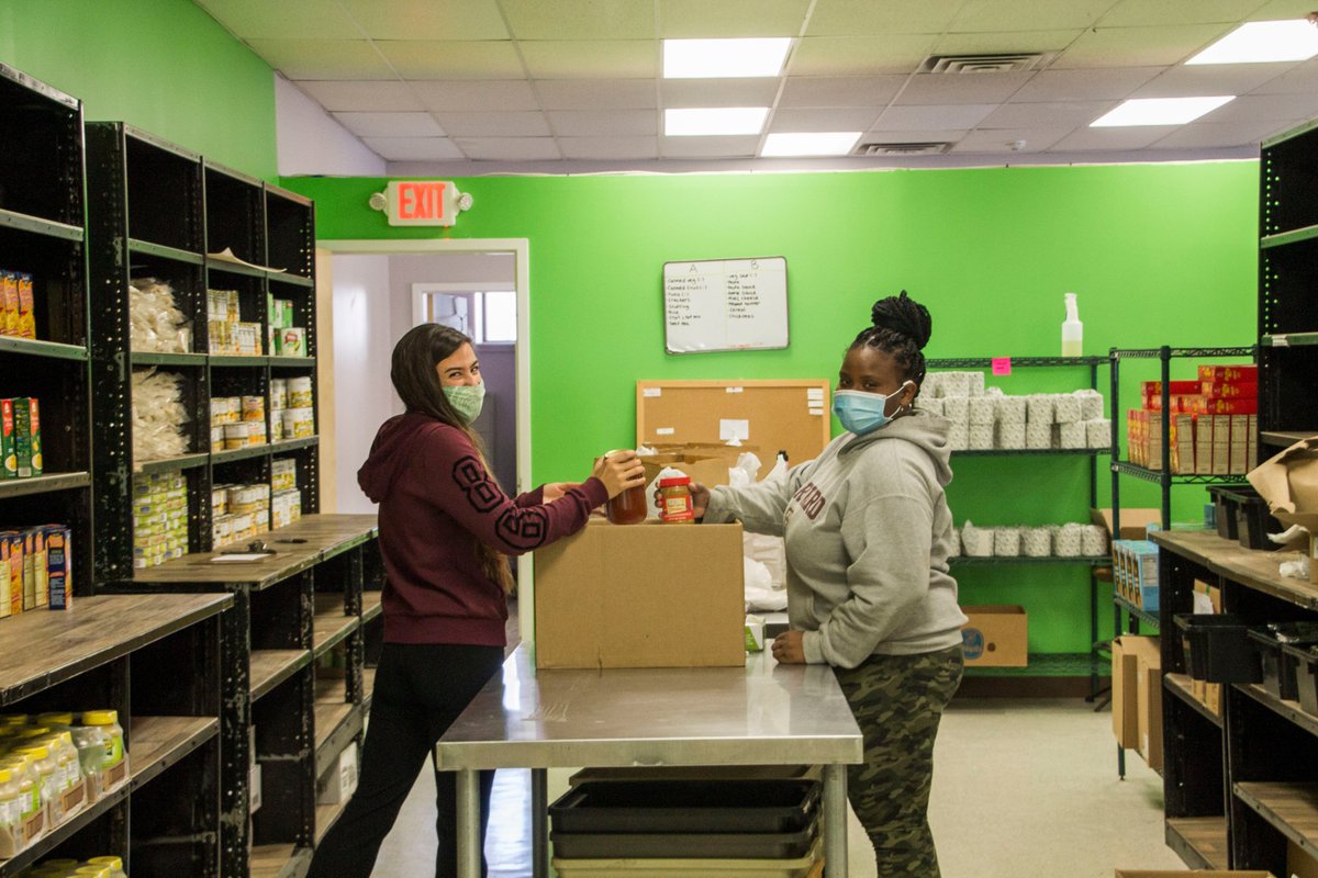 Have what it takes to volunteer? SiCM needs help @ the #foodpantry. From answering phones to help setting up deliveries to packing boxes with nutritional shelf-stable pantry items &amp; fresh produce - we rely on our volunteers to help us feed our families. Contact us to get started.