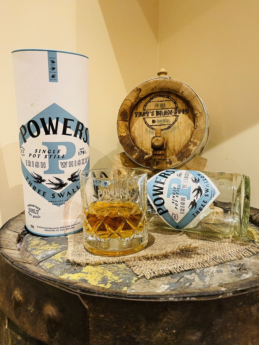 Kicking off my #FridayNightDram with the ever reliable @Powers_Whiskey #ThreeSwallow. It can be found ridiculously well priced and is highly recommended! Might hope to it’s big brother shortly...... Anyone joining me for one?