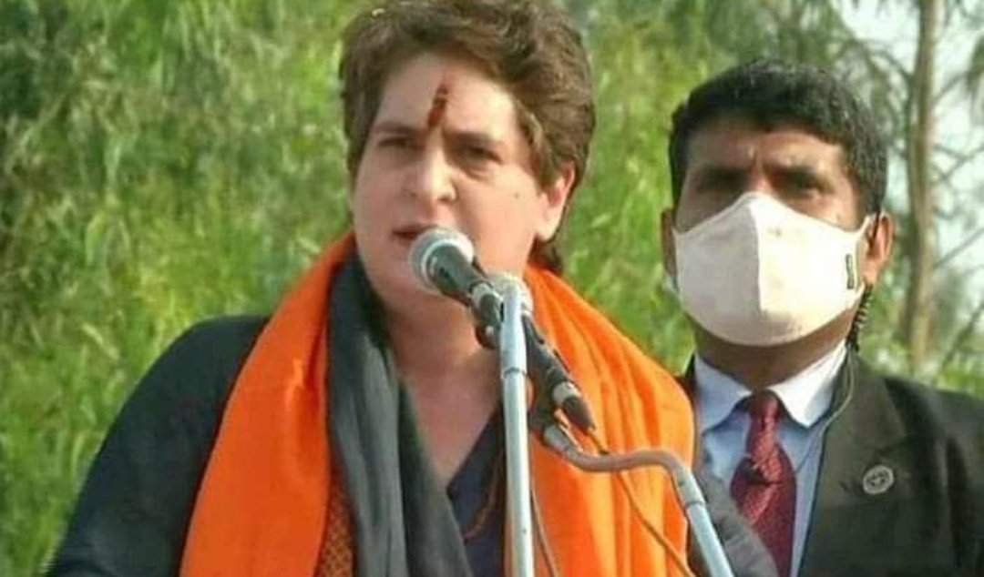 She always confuses me with her looks.Earlier she looked like Indira Gandhi,then Fardeen Khan,then Kamal Nath and now like Raj Babbar 😂😂