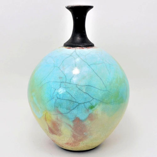 cambs_ceramics's tweet photo. Love Raku? Check out three of our specialist, @StephenMurfitt1, Debbie Barber and Nigel Gossage at Cambridge Ceramics 😮 - https://t.co/pIuRN4MGao https://t.co/SHyADxnqdj