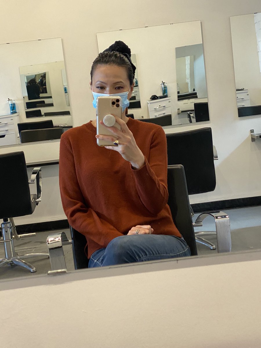 SharonChenTV's tweet photo. #Friyay time for a #newdo, what will I end up with? #StayTuned 📺
#gettingmyhairdone #hairday #snipsnip #timeforanupdate #whatstheresult https://t.co/u5gdDYwAcu