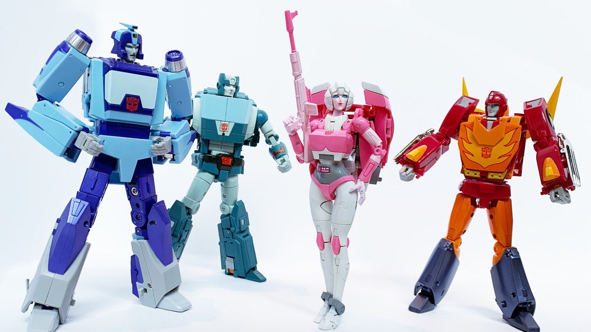 CRIMS0NGUARDX's tweet photo. jumped in on Takara MP-51 Arcee - sum don’t like her design; but for me it’s pretty dang ‘86 toon accurate
(she’s just what I’ve been looking for)
#transformers #takara #tomytakara #arcee #mp31 #toyphotography #toys #photography #collectibles @takaratomytoys @transformers https://t.co/iizpEH3elO