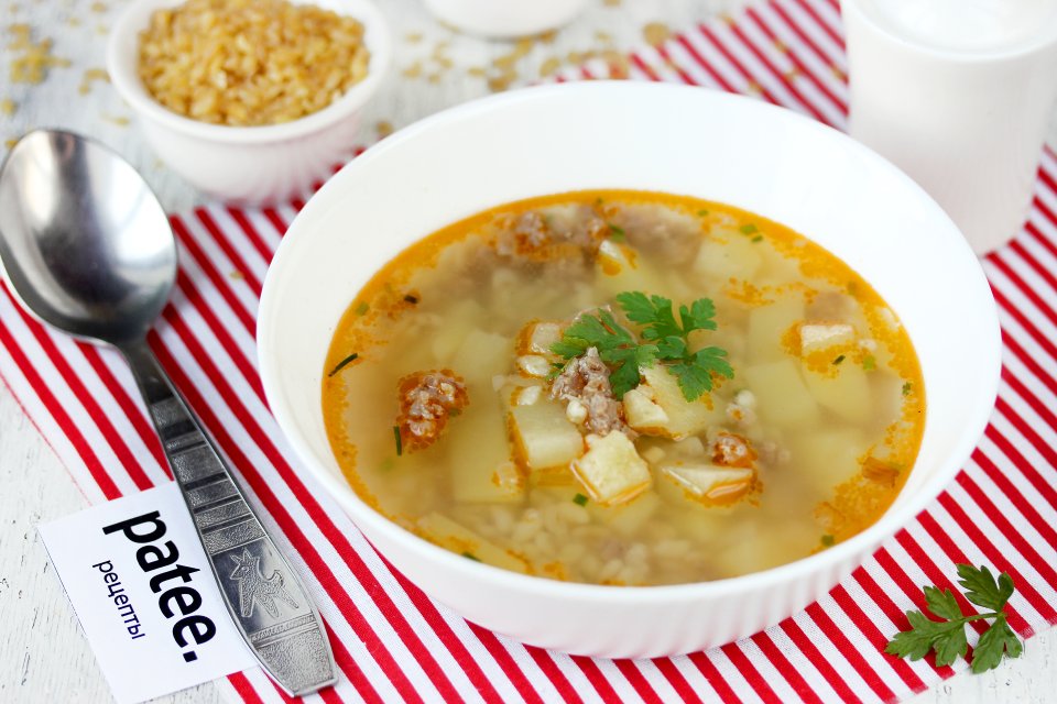 суп с копченостями и булгуром. суп чечевица булгур. суп из говядины с булгуром. суп с булгуром и говядиной. бульон куриный с булгуром.