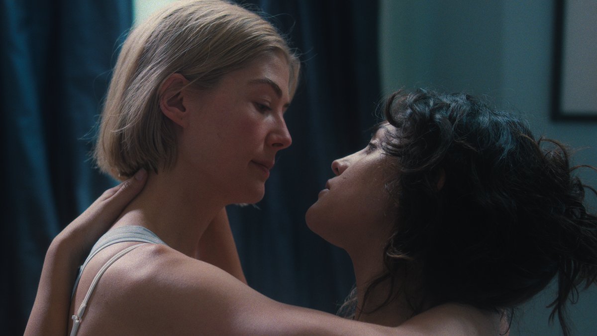 NetflixBrasil's tweet photo. Por trás de uma grande mulher, existe uma outra grande mulher. Esse casal 😍😍😍
🎥: Eu Me Importo https://t.co/0hZQoXkpLD