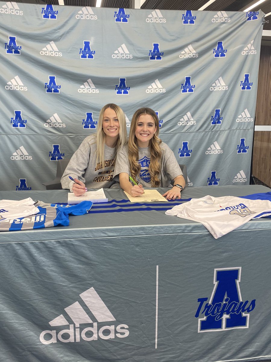 ladytrojansoc's tweet photo. Congrats to our two seniors @BellEmree @nataliefaith13 for signing to ball up next year! 😫#swagseniors #missyoukevin https://t.co/mzeTEgjxTH