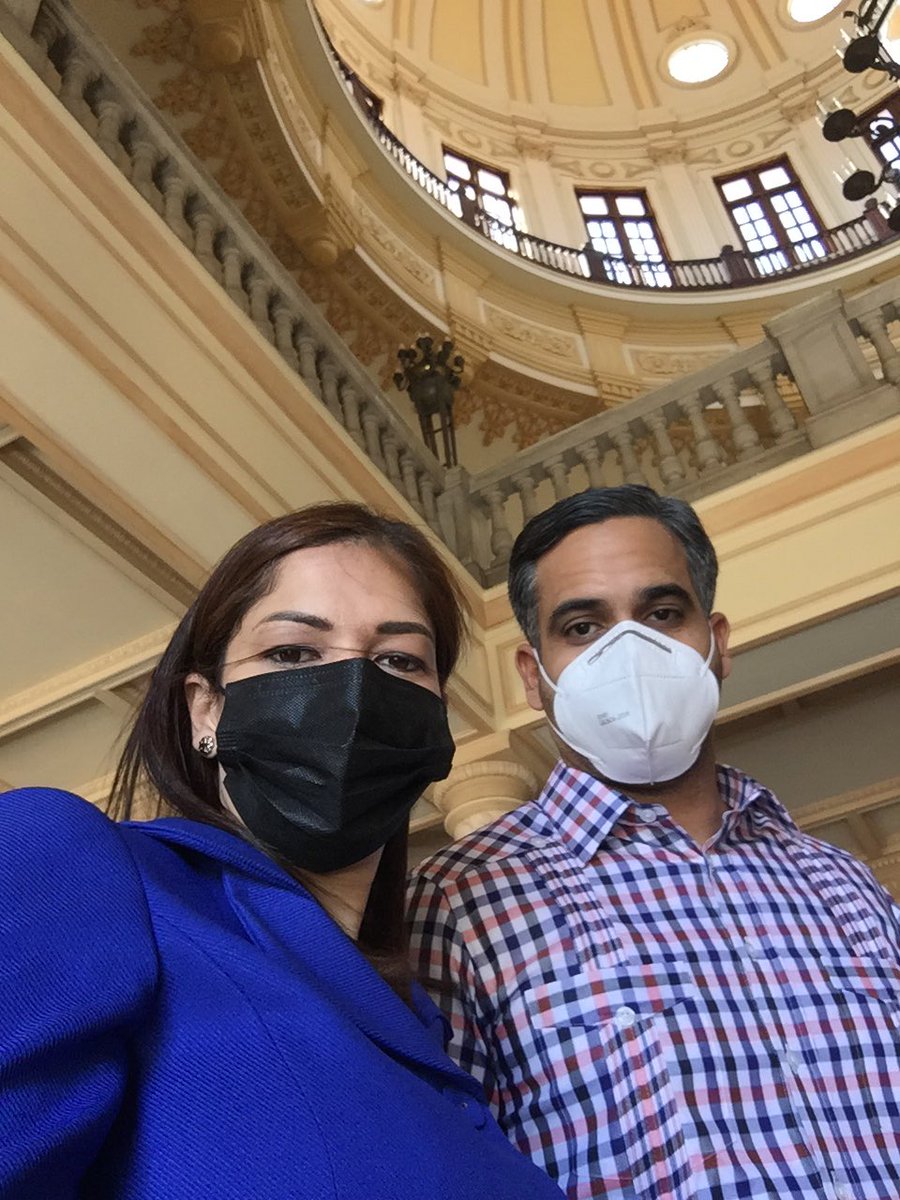 Que orgullosa me hace saber que desempeñas tu rol con honradez y esmero y aportando tu granito de arena por un mejor país