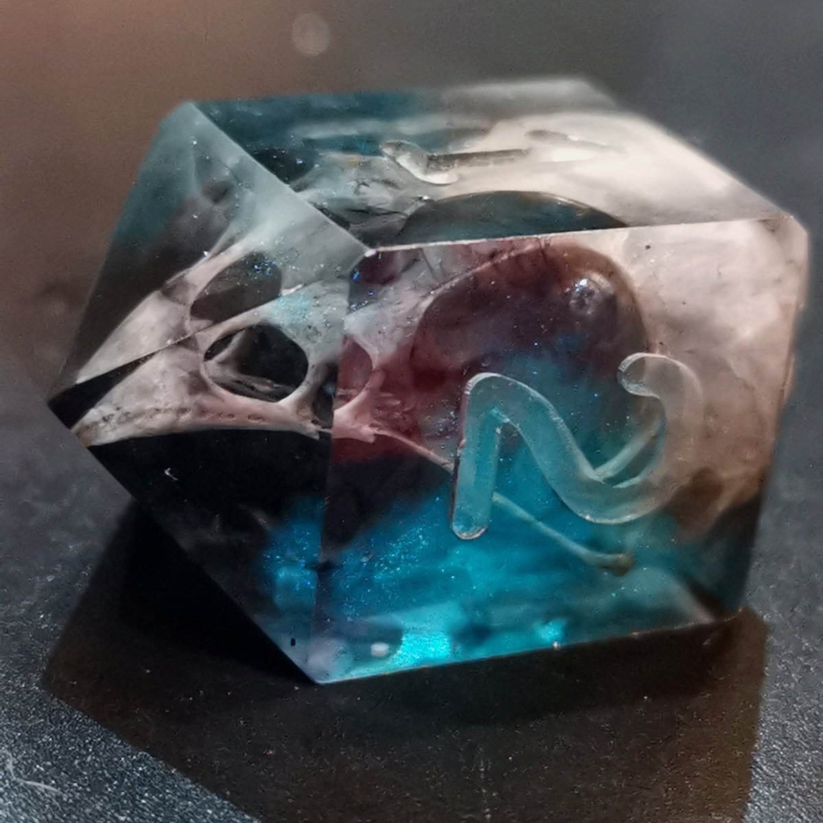 Instagram liked this so let's share him here, one spooky boi I did for a commission recently 🖤

The skull used was sourced ethically