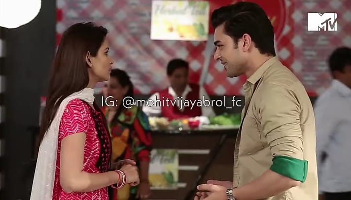 AbrolFc's tweet photo. Throwback Time ♥️
When Jo offers 'Avni Special" Herbal Tea to Prateek and Avni after they have managed to save Prateek from being suspended.

Show Name: Fannah
Channel: @mtvindia 
👑@mohitvijayabrol 👑

#actor
#actorslife #mohitabrol #MTV #model #indianactor #mumbai #Maharashtra https://t.co/pA366DJjpi