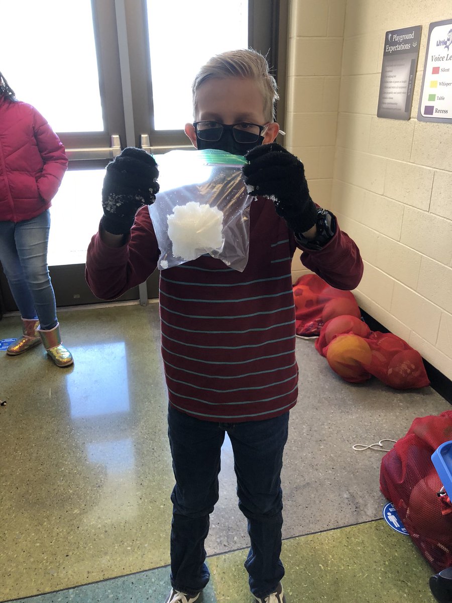 Holder5thgrade's tweet photo. Conservation of Matter: Will the Mass of the snowball changed once it becomes a liquid? #snowball @ISD5thGrade @LBSharks https://t.co/Ust8iaBbDd